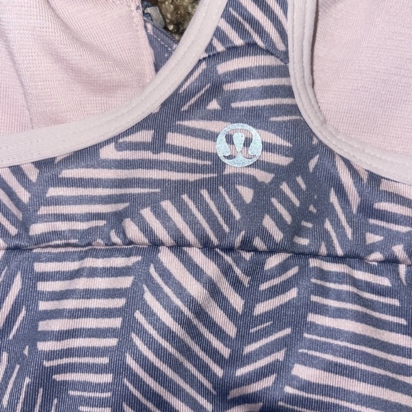 Lululemon sports bra - Picture 4 of 5